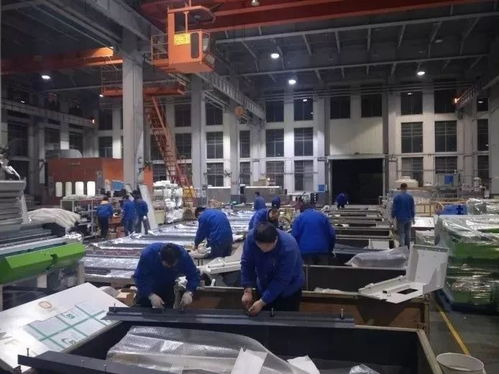 寒夜里的堅守 青島宏大清梳設(shè)備廠組織員工抗低溫戰(zhàn)嚴(yán)寒保高產(chǎn)